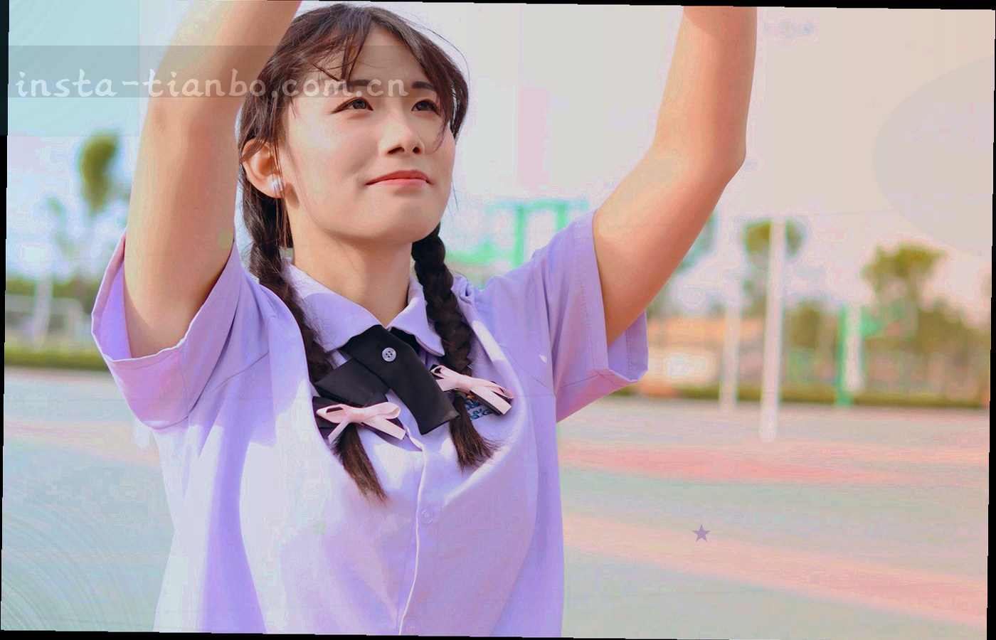 深色界面上的杯赛对阵结构图，多个节点由荧光青线条连接
